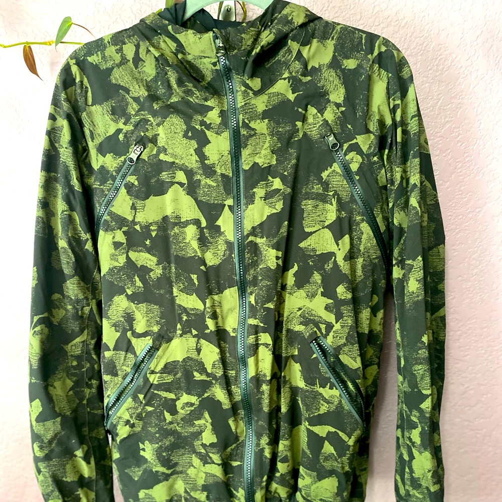 Lululemon jacket. Size 6/8.
